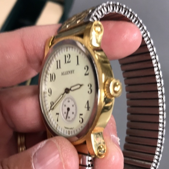 Helbros Allenby Quartz Watch - Picture 9 of 9